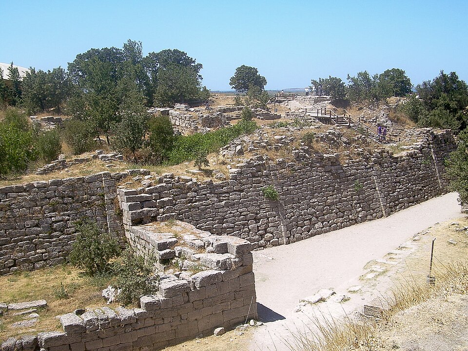 Troy archaeology and myth: walls, layers and the limits of evidence